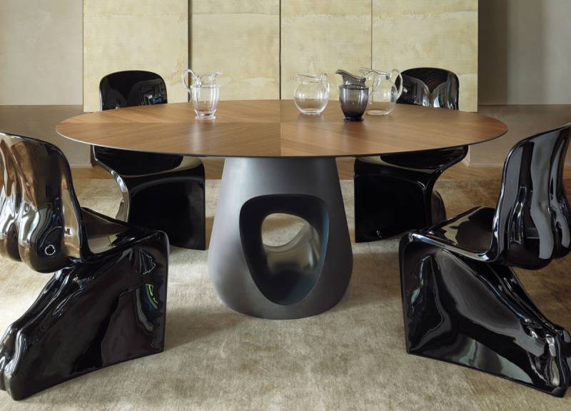 Table à manger avec plateau en bois ou en marbre à Hyères à proximité de La Garde
