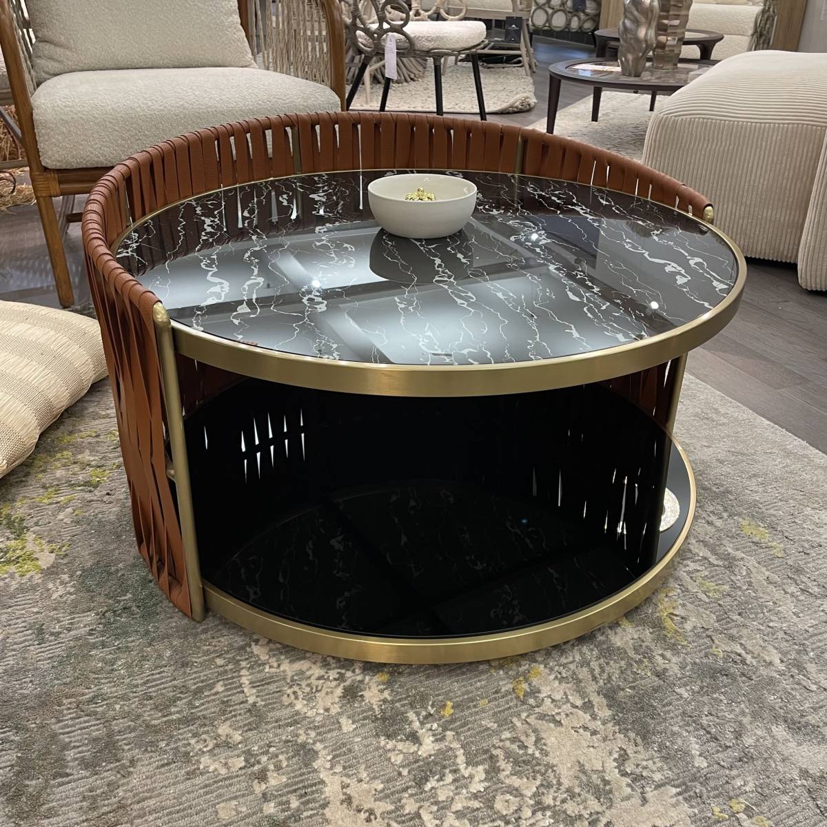 Table basse cuir et verre